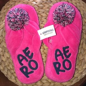 Aeropostale Slippers size Medium 7-8